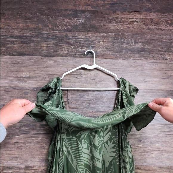 Old Navy Green Leaf Print Blouse - Picture 2 of 6